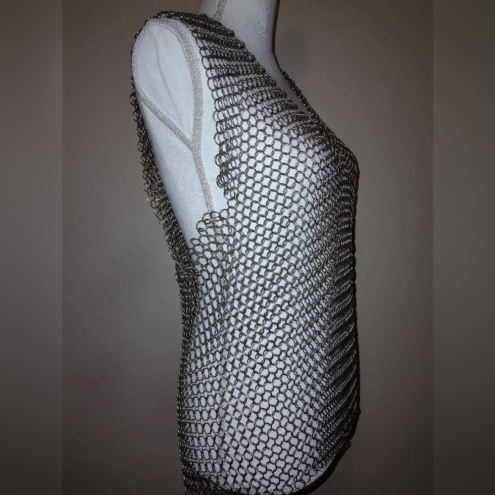 Chainmail Vest - Picture 3 of 9